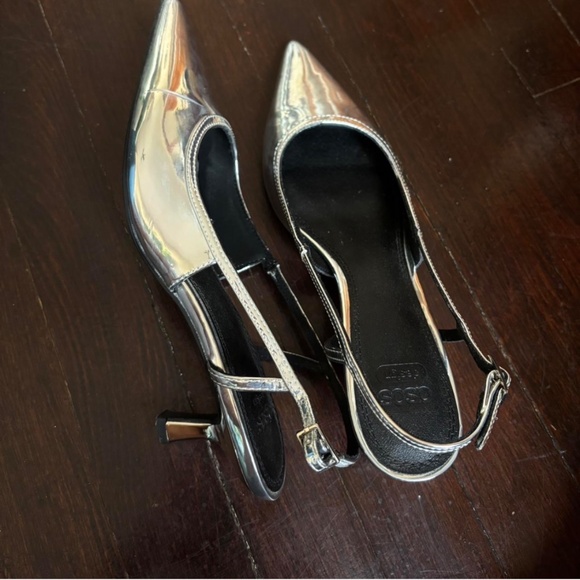 Chrome sling back kitten heels - Picture 2 of 3